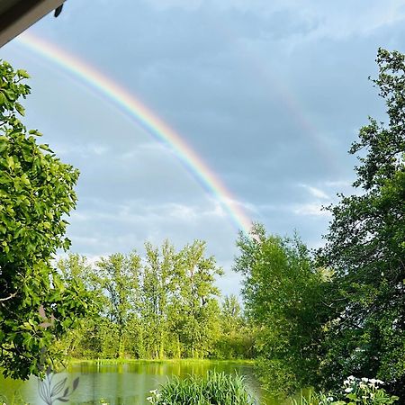 Maison Avec Acces Au Lac Izon Exteriör bild